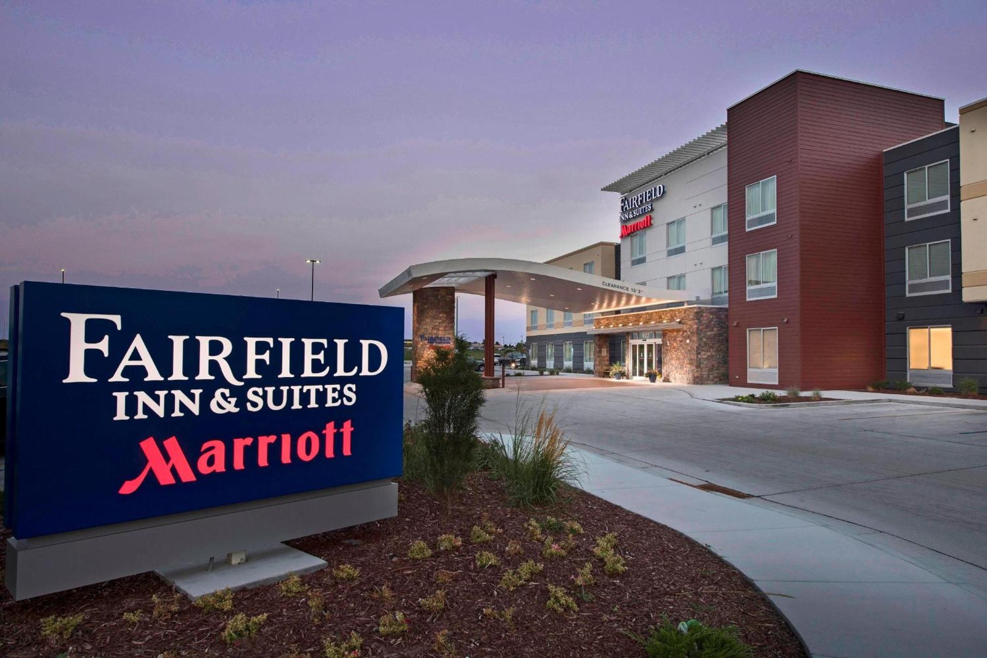 Fairfield Inn & Suites By Marriott סקוטסבלאף מראה חיצוני תמונה